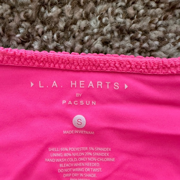 LA Hearts scrunch cropped bikini set - Picture 4 of 5